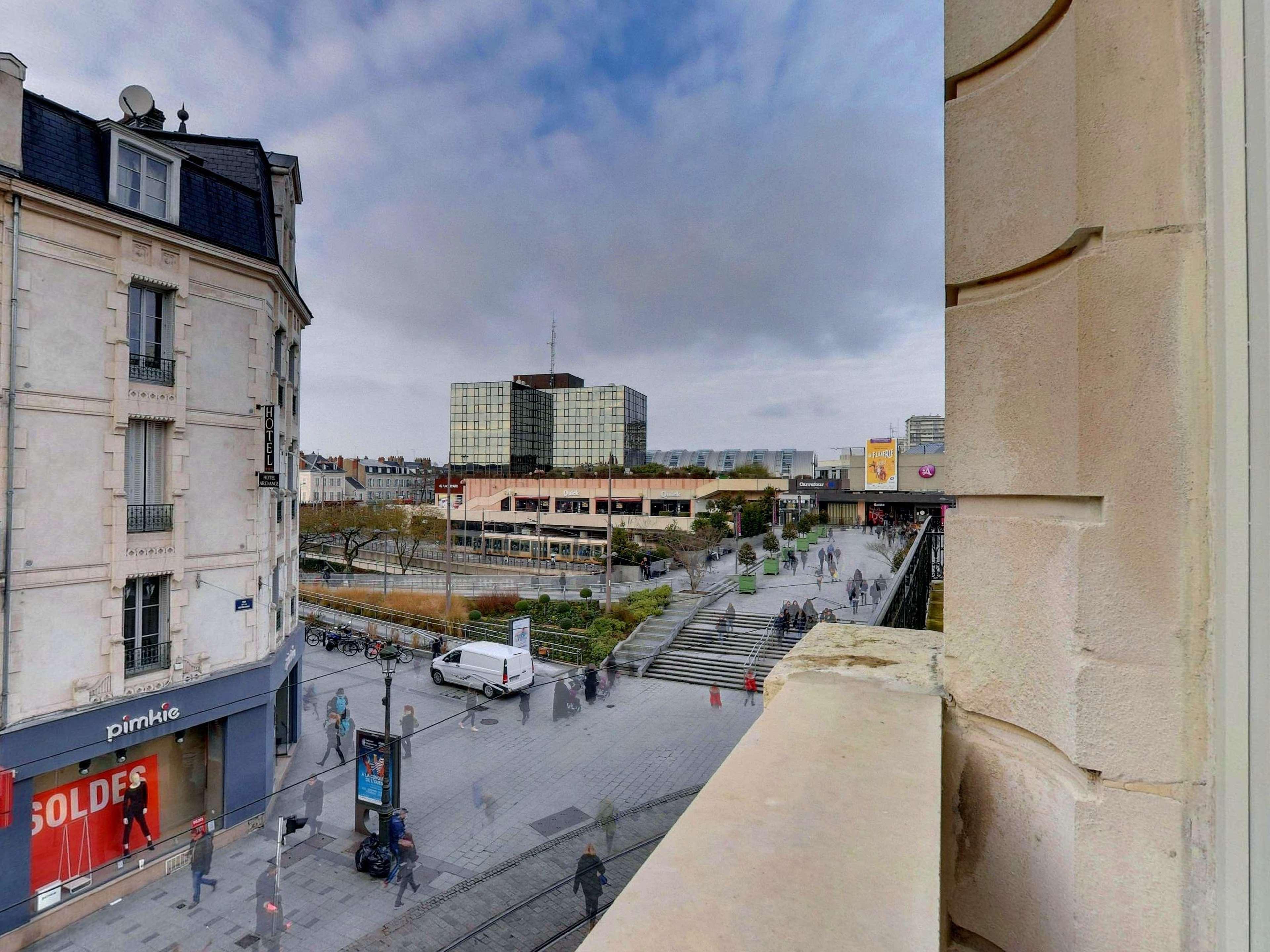 Готель Campanile Orleans Centre Gare Екстер'єр фото